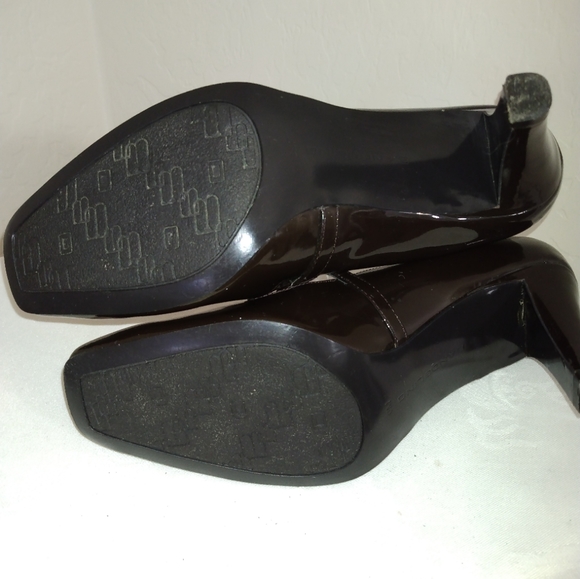 BANDALINO CHOCOLATE Brown Patent heels - Picture 2 of 4